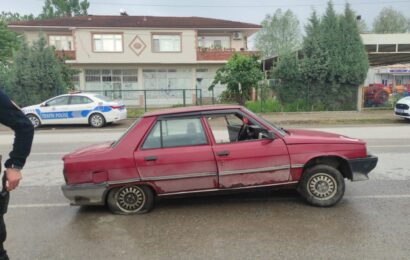 Akyazı'da iki otomobilin çarpıştığı kazada 1 kişi yaralandı